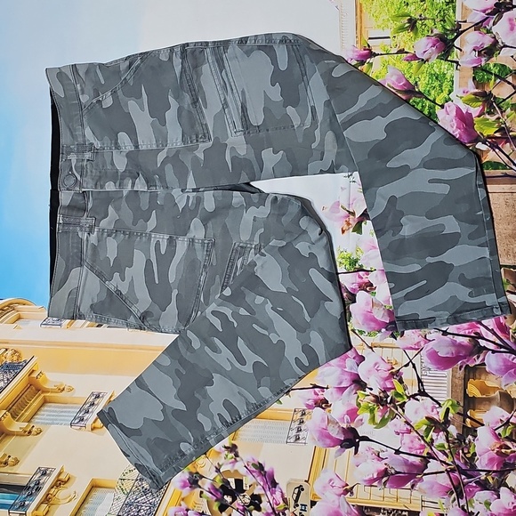 Democracy Camo Jeans Size‎ 10 - Picture 2 of 6